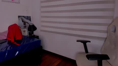 insta miss nickeloo online show from 12/10/24, 11:08