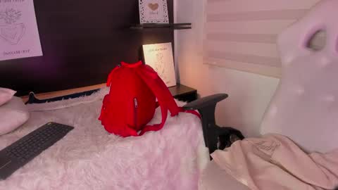 insta miss nickeloo online show from 02/22/25, 08:42