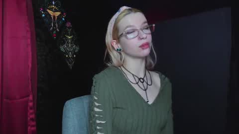 Snapshot of missnikkivill chatting on 02/12/25, 04:54 Mistress Nikki Vill online show from 02/12/25, 04:54