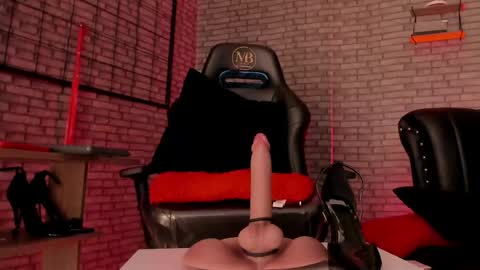 Snapshot of missnix_ chatting on 04/18/26, 07:58 Alana online show from 04/18/26, 07:58