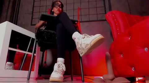 Alana online show from 06/19/26, 07:50