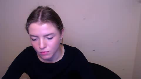 Olivia online show from 02/12/25, 02:21