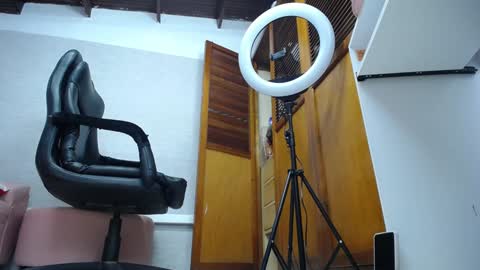 Penelope online show from 01/11/25, 01:01