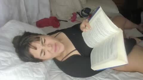 Snapshot of misspink152015 chatting on 02/12/25, 04:23 sarah online show from 02/12/25, 04:23