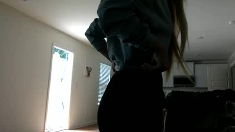 Snapshot of misss_alyssaaa chatting on 05/20/26, 03:07 Alyssa online show from 05/20/26, 03:07