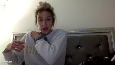 Snapshot of misss_alyssaaa chatting on 05/27/26, 04:31 Alyssa online show from 05/27/26, 04:31