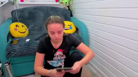 . online show from 11/21/25, 06:56