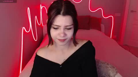 Snapshot of misssfoxyy chatting on 06/02/26, 07:10 Miss Mila online show from 06/02/26, 07:10