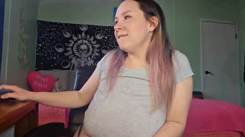 Snapshot of misstheavee chatting on 02/10/25, 02:48 Kittenwithakink online show from 02/10/25, 02:48