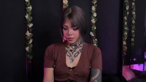 Snapshot of misstomie_ chatting on 07/17/26, 09:52 Tomiehelp me get to 100 thumbs up online show from 07/17/26, 09:52