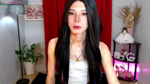 Snapshot of misstransstella69 chatting on 11/21/25, 08:02 Stella online show from 11/21/25, 08:02