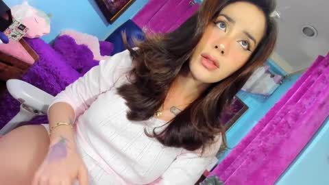 missvalentine18 online show from 02/11/25, 11:43