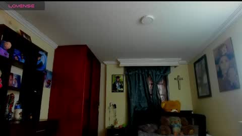 missvalery1 online show from 06/02/26, 11:07