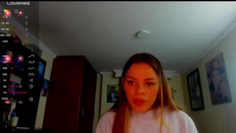 missvalery1 online show from 06/09/26, 11:38