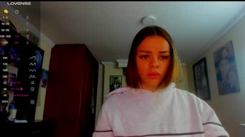 missvalery1 online show from 06/10/26, 10:52