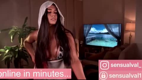 Snapshot of missvalery_1 chatting on 11/24/25, 08:19 OF online show from 11/24/25, 08:19