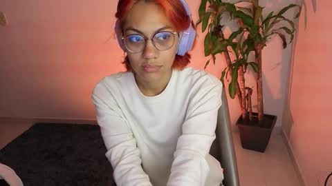 IG MISSVENUSS1 online show from 11/04/25, 08:35