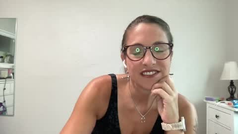 Snapshot of missveronicajaymes chatting on 06/12/26, 04:28 Miss Veronica Jaymes online show from 06/12/26, 04:28