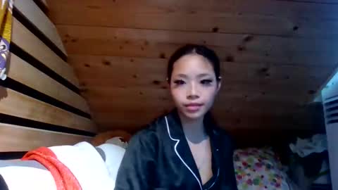 Snapshot of missversatile chatting on 06/10/26, 06:51 Miss Versatile online show from 06/10/26, 06:51