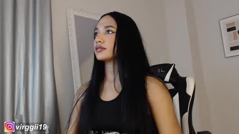 missvirggii online show from 10/31/25, 11:17