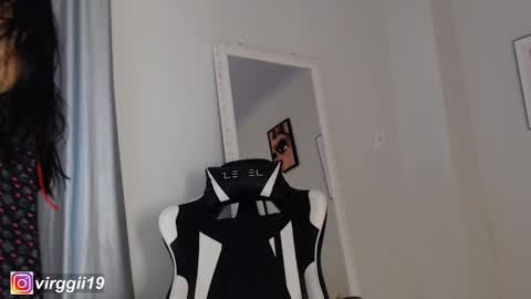 missvirggii online show from 11/06/25, 10:43