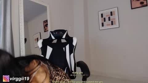 missvirggii online show from 11/27/25, 10:23