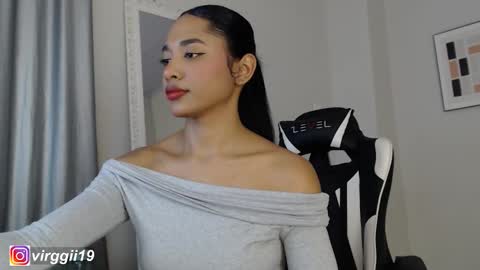 missvirggii online show from 12/02/25, 09:21