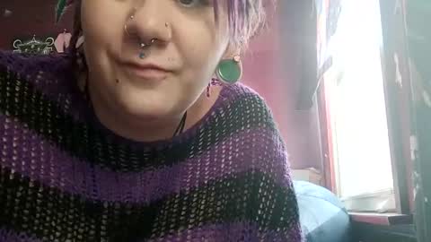 Snapshot of missxmoth444 chatting on 11/15/25, 03:52 missxmoth444 online show from 11/15/25, 03:52