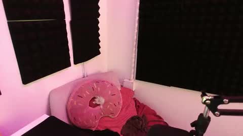 Snapshot of missymixingmiss chatting on 09/16/25, 07:31 lauren online show from 09/16/25, 07:31