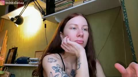 Snapshot of misszlataa chatting on 12/21/25, 10:11 Zlata online show from 12/21/25, 10:11