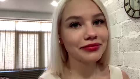 Stella  online show from 11/27/25, 12:07