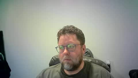 Snapshot of mister_happy567 chatting on 11/02/25, 04:59 Mr. Happy online show from 11/02/25, 04:59