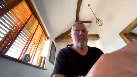 Snapshot of misterblivs chatting on 03/19/26, 09:02 Misterblivs online show from 03/19/26, 09:02