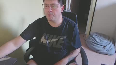 Snapshot of mistercoeur1 chatting on 02/15/25, 08:11 mistercoeur online show from 02/15/25, 08:11