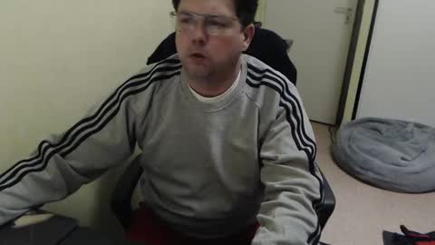 Snapshot of mistercoeur1 chatting on 03/01/25, 08:42 mistercoeur online show from 03/01/25, 08:42