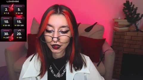 Snapshot of mistress__marcelline chatting on 12/19/25, 10:00 Marcelline online show from 12/19/25, 10:00