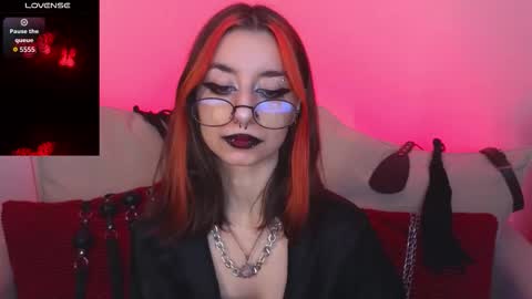 Snapshot of mistress__marcelline chatting on 12/20/25, 10:00 Marcelline online show from 12/20/25, 10:00