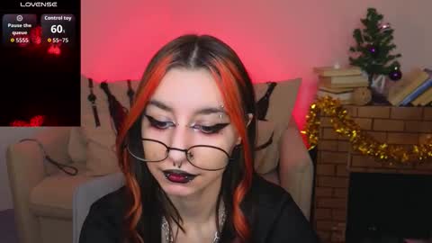 Snapshot of mistress__marcelline chatting on 01/07/26, 09:56 Marcelline online show from 01/07/26, 09:56
