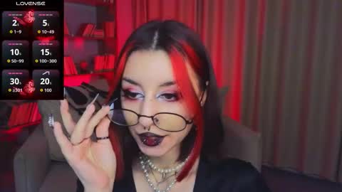 Snapshot of mistress__marcelline chatting on 02/05/26, 10:31 Marcelline online show from 02/05/26, 10:31