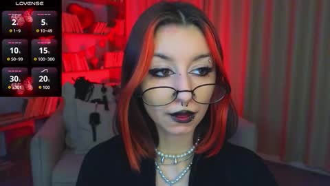 Snapshot of mistress__marcelline chatting on 02/20/26, 09:43 Marcelline online show from 02/20/26, 09:43