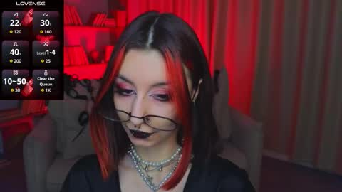 Snapshot of mistress__marcelline chatting on 02/21/26, 09:54 Marcelline online show from 02/21/26, 09:54