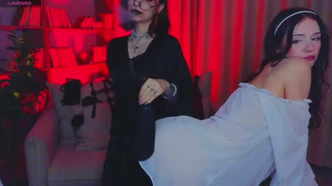 Snapshot of mistress__marcelline chatting on 02/28/26, 10:05 Marcelline online show from 02/28/26, 10:05