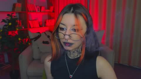 Snapshot of mistress__marcelline chatting on 03/22/26, 09:23 Marcelline online show from 03/22/26, 09:23