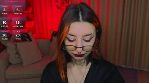Snapshot of mistress__marcelline chatting on 04/07/26, 01:50 Marcelline online show from 04/07/26, 01:50