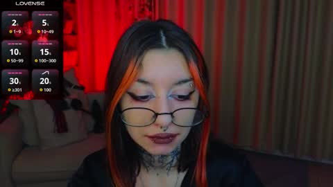 Snapshot of mistress__marcelline chatting on 04/08/26, 01:49 Marcelline online show from 04/08/26, 01:49
