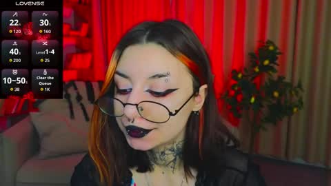 Snapshot of mistress__marcelline chatting on 04/22/26, 01:30 Marcelline online show from 04/22/26, 01:30