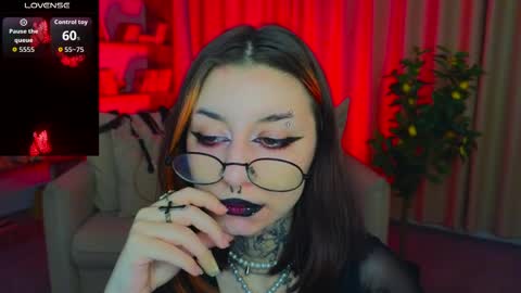 Snapshot of mistress__marcelline chatting on 04/25/26, 02:03 Marcelline online show from 04/25/26, 02:03