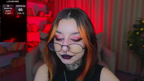 Snapshot of mistress__marcelline chatting on 04/29/26, 01:43 Marcelline online show from 04/29/26, 01:43