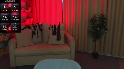 Snapshot of mistress__marcelline chatting on 05/04/26, 01:34 Marcelline online show from 05/04/26, 01:34