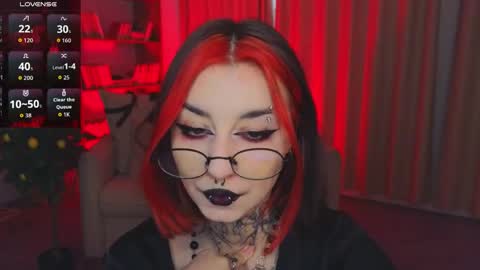 Snapshot of mistress__marcelline chatting on 05/18/26, 01:56 Marcelline online show from 05/18/26, 01:56